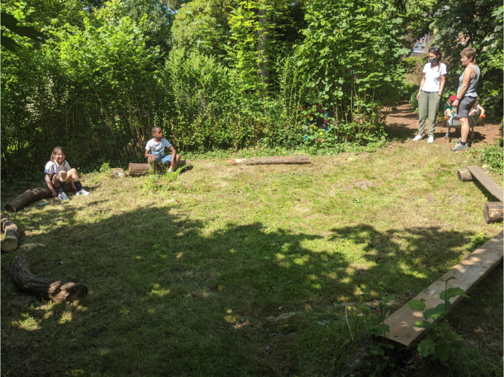 College Saint Pierre Uccle - Servites de Maries - Classes en plein air, le parc s’adapte au Covid-19 !
