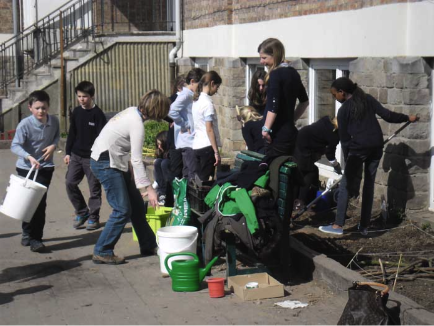 College Saint Pierre Uccle - Servites de Maries - La naissance du potager