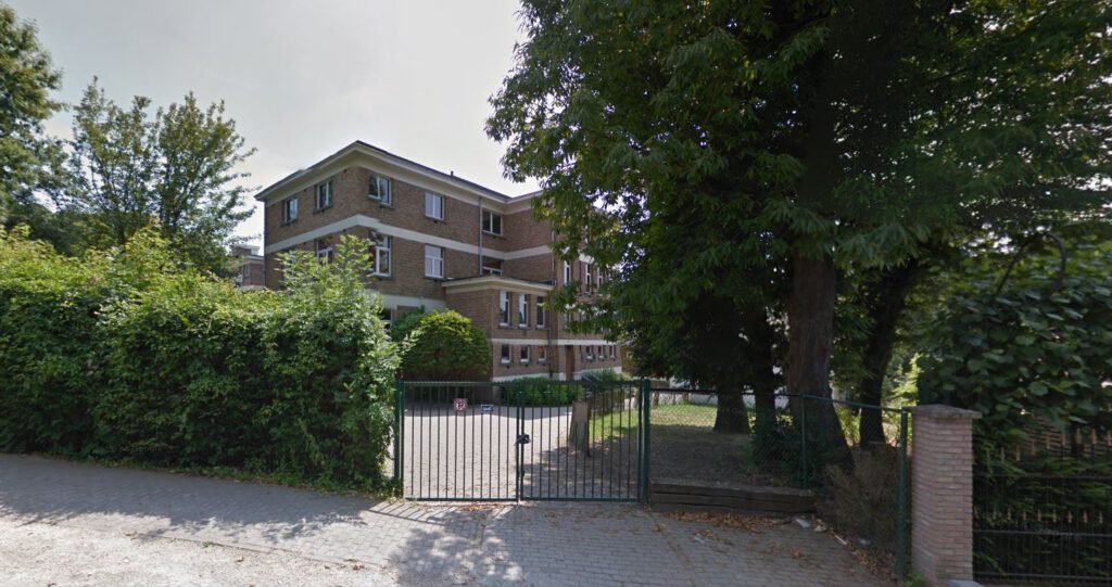 College Saint Pierre Uccle - Servites de Maries - Bannière